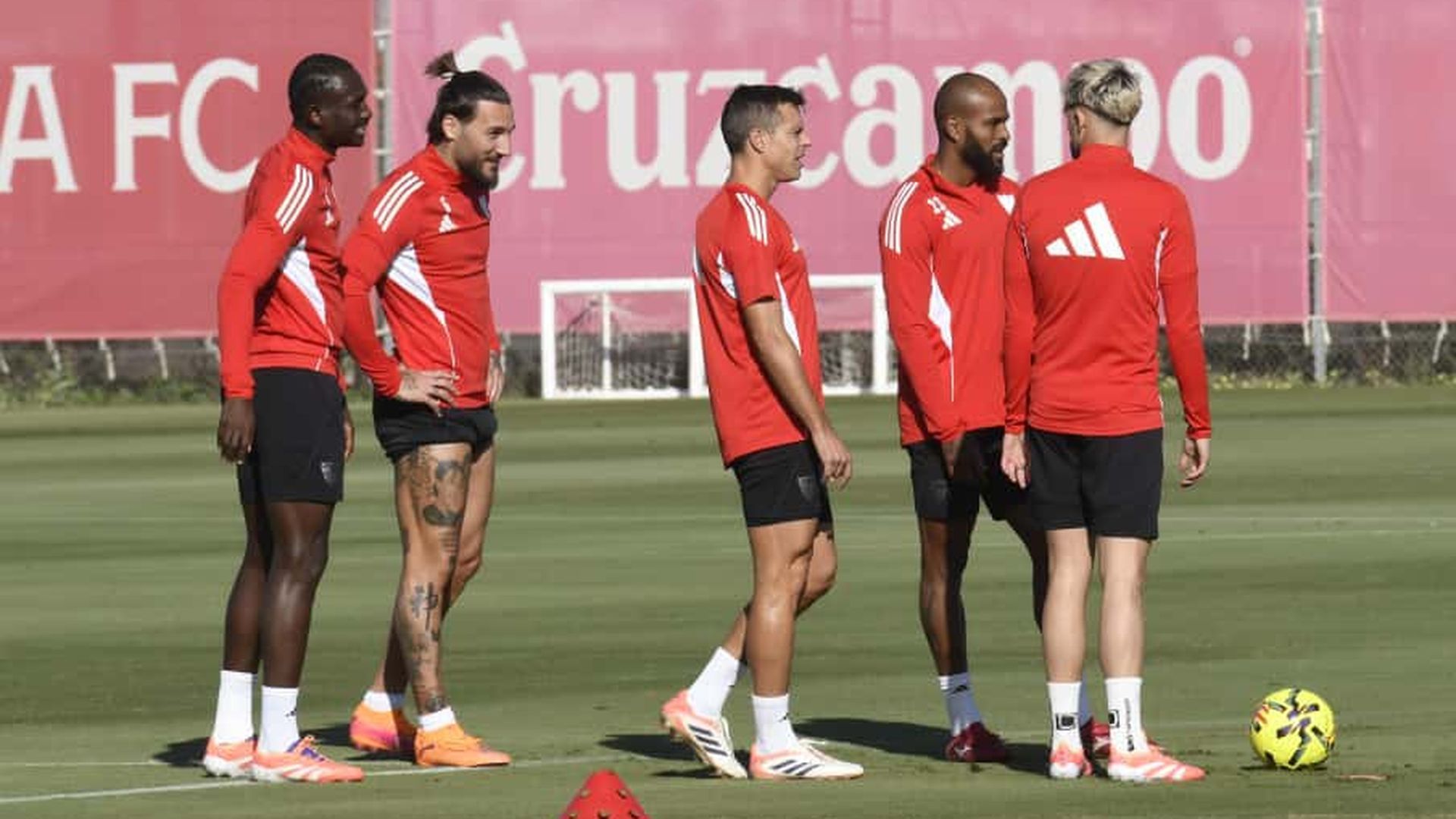 251107_entreno_sfc_1jpeg.jpeg 251107_entreno_sfc_1jpeg.jpeg