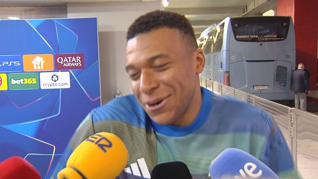 Mbappé bromea con los cántico de El Pireo