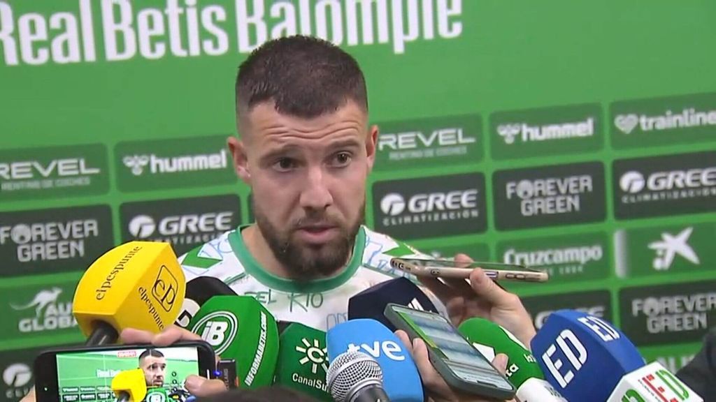 Aitor Ruibal critica el penalti de Bartra en el Betis-Barça