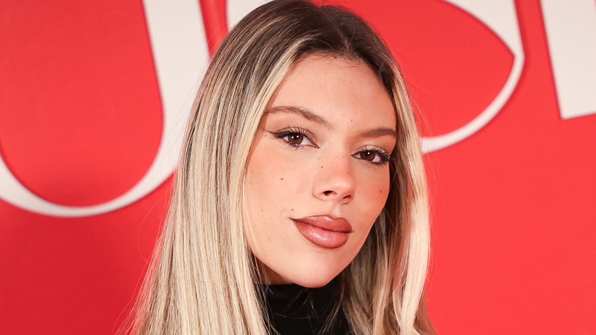 Alejandra Rubio se sincera sobre la relación con sus padres: "Mi madre me tacha de niñata" Alejandra Rubio se sincera sobre la relación con sus padres: "Mi madre me tacha de niñata"