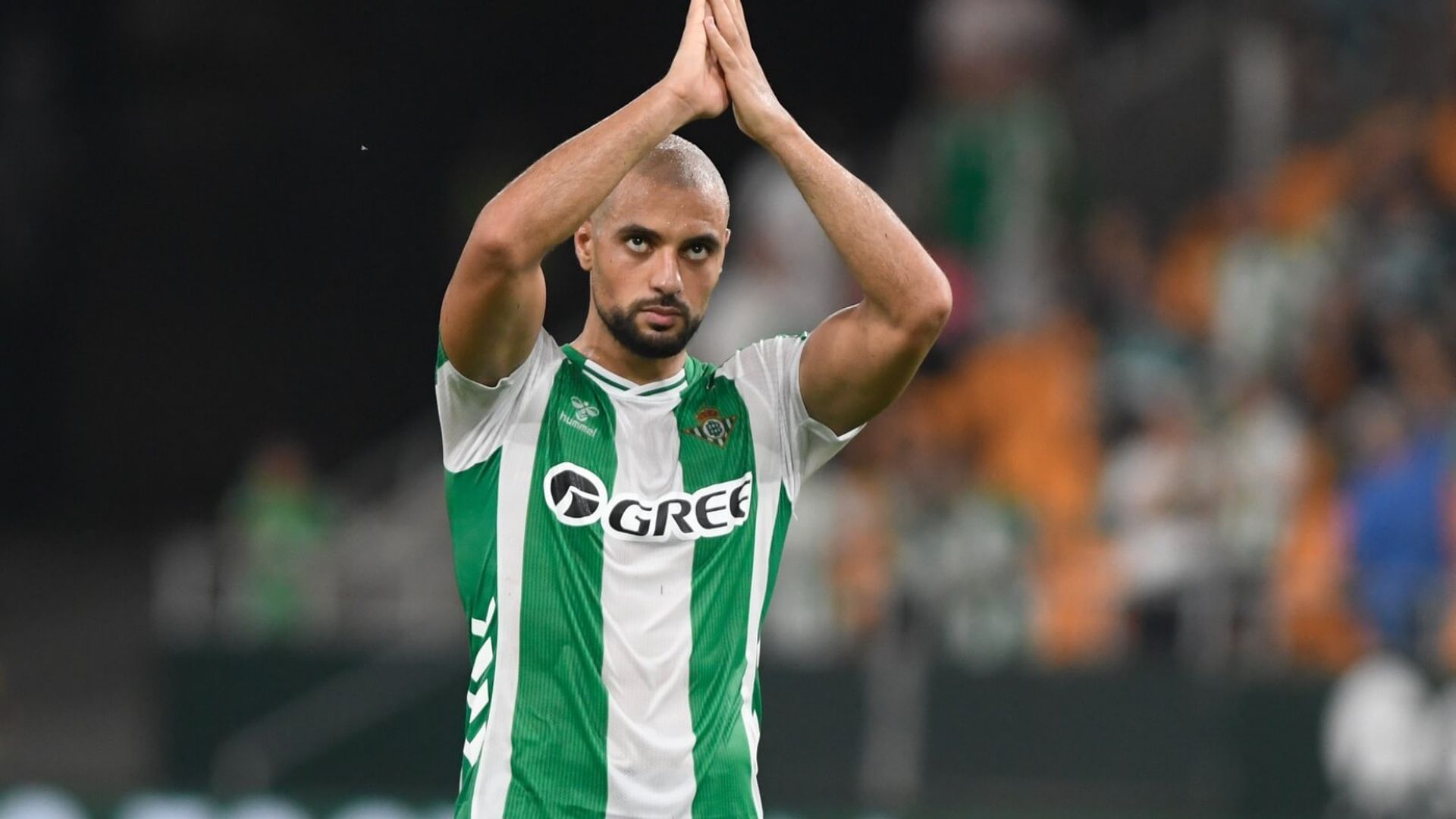Amrabat, ante la Real Sociedad Amrabat, ante la Real Sociedad