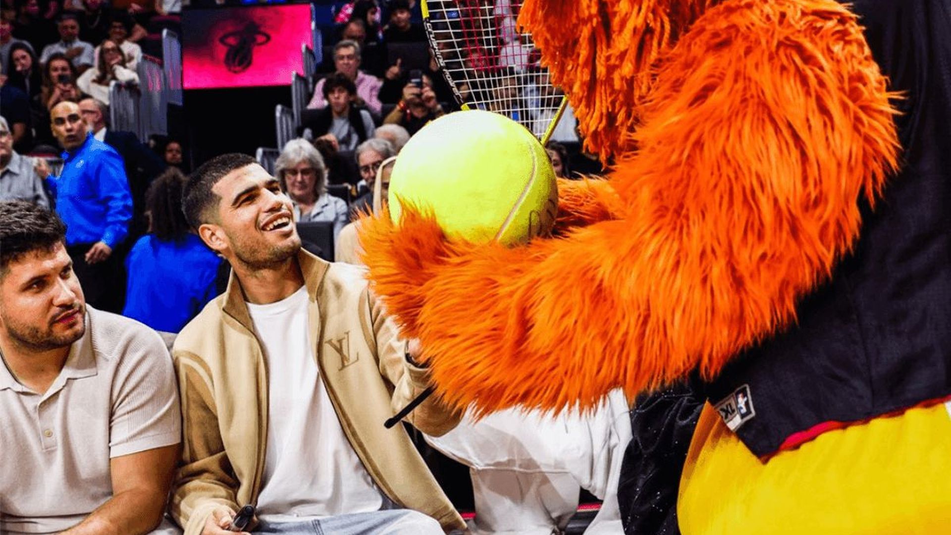 carlos_alcaraz_durante_un_partido_de_los_miami_heat_foto_x_001.png carlos_alcaraz_durante_un_partido_de_los_miami_heat_foto_x_001.png