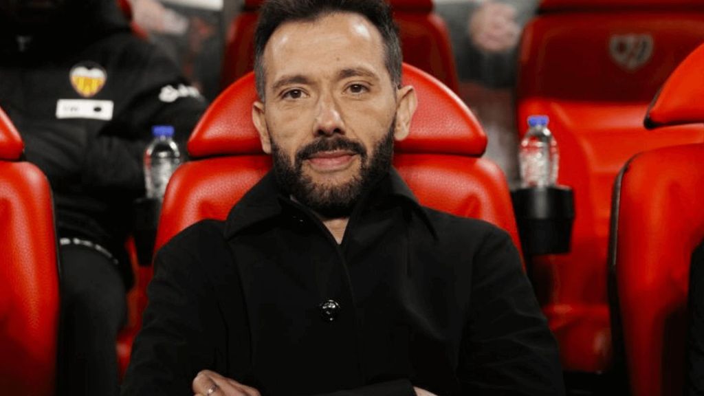 Carlos Corberán en la previa del Atlético - Valencia