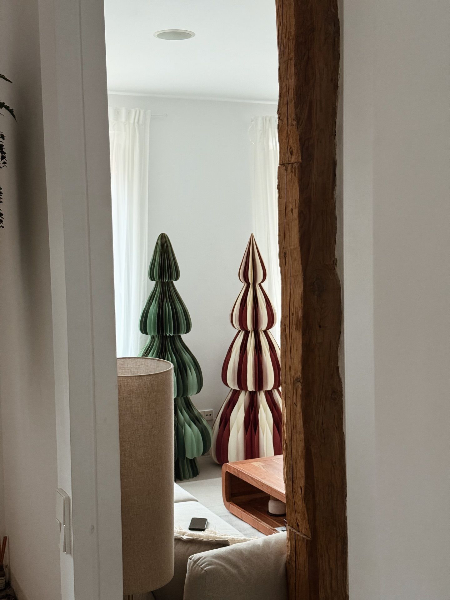 El árbol minimalista de Dulceida