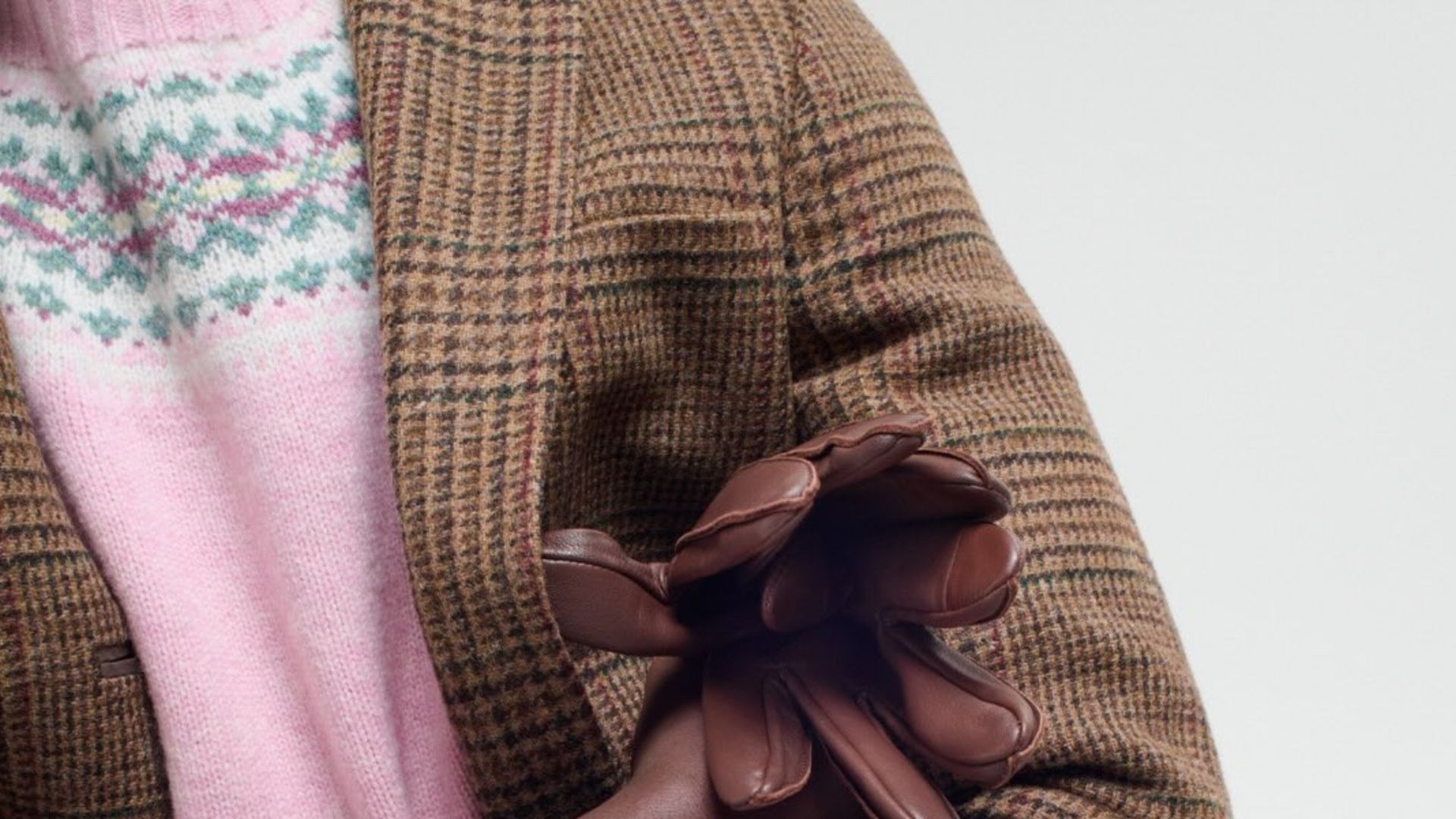 El jersey rosa para hombres de la marca J. Crew