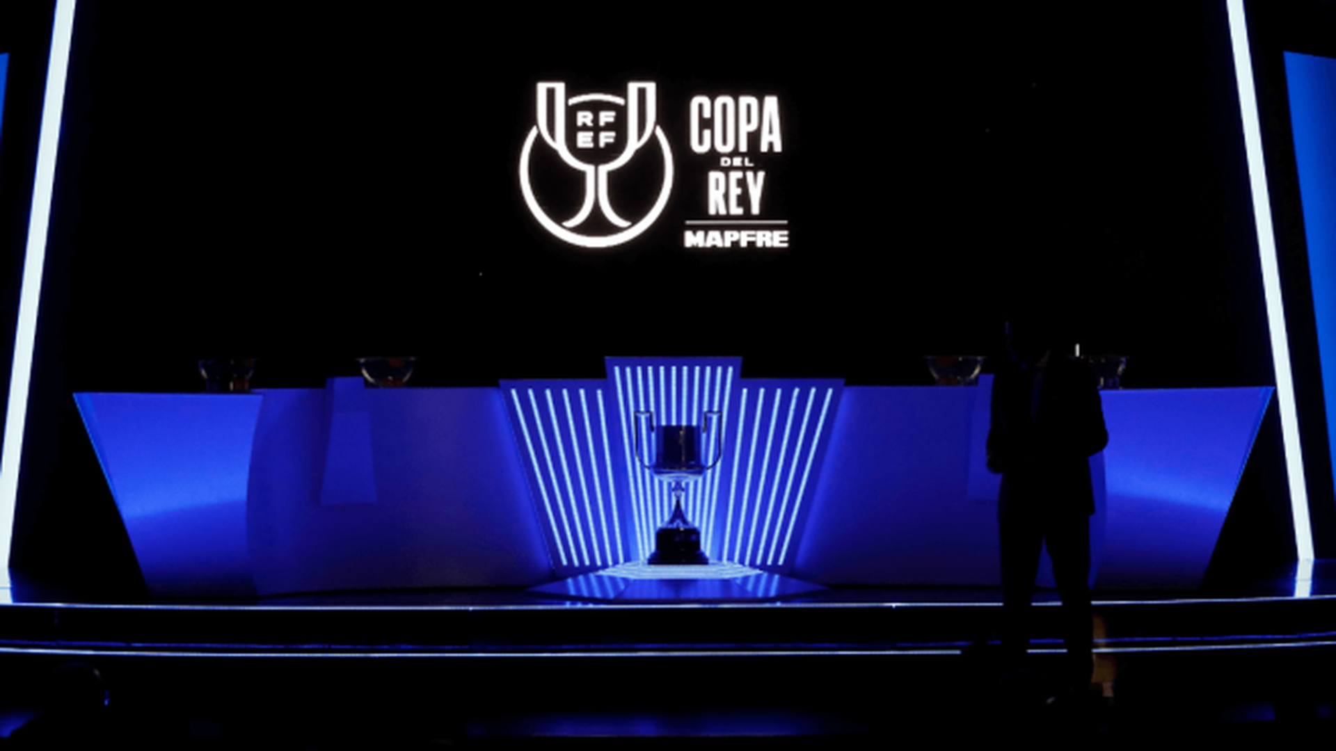 El trofeo de la Copa del Rey, en la sede de la RFEF