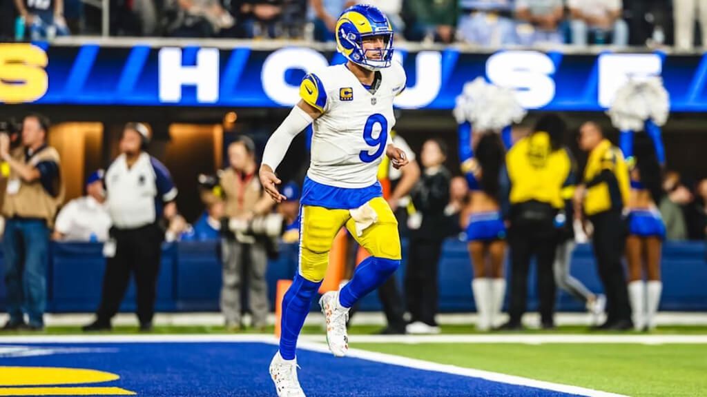 Matthew Stafford lidera la paliza de Los Angeles Rams sobre Tampa Bay Buccaneers para reforzar el liderato