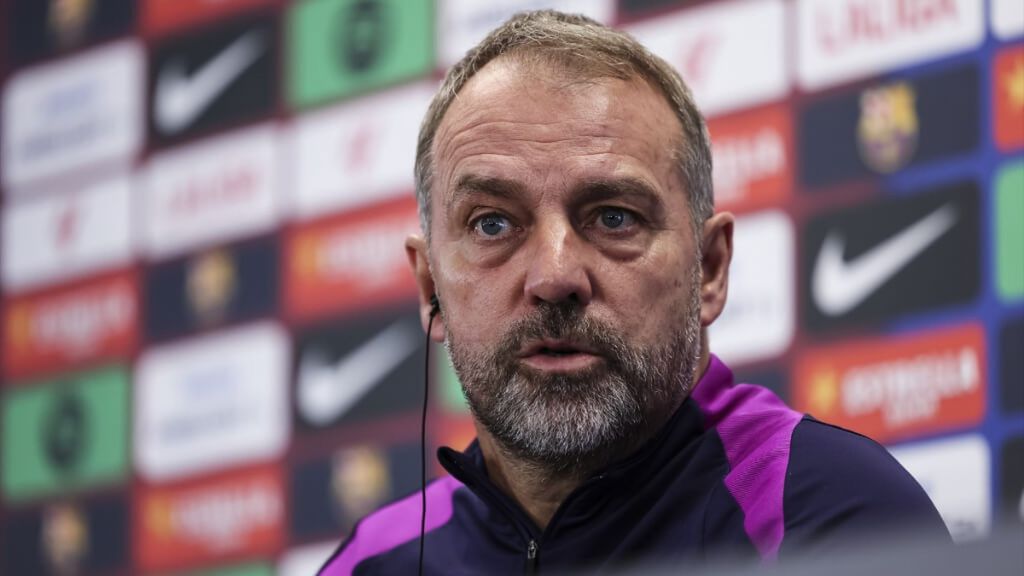 Hansi Flick protege a Lamine y trata de explicar la lesión de Fermin