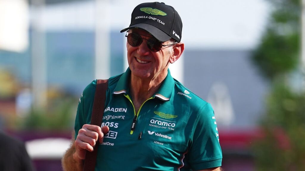 Adrian Newey llega a Qatar como nuevo Team Manager de Aston Martin