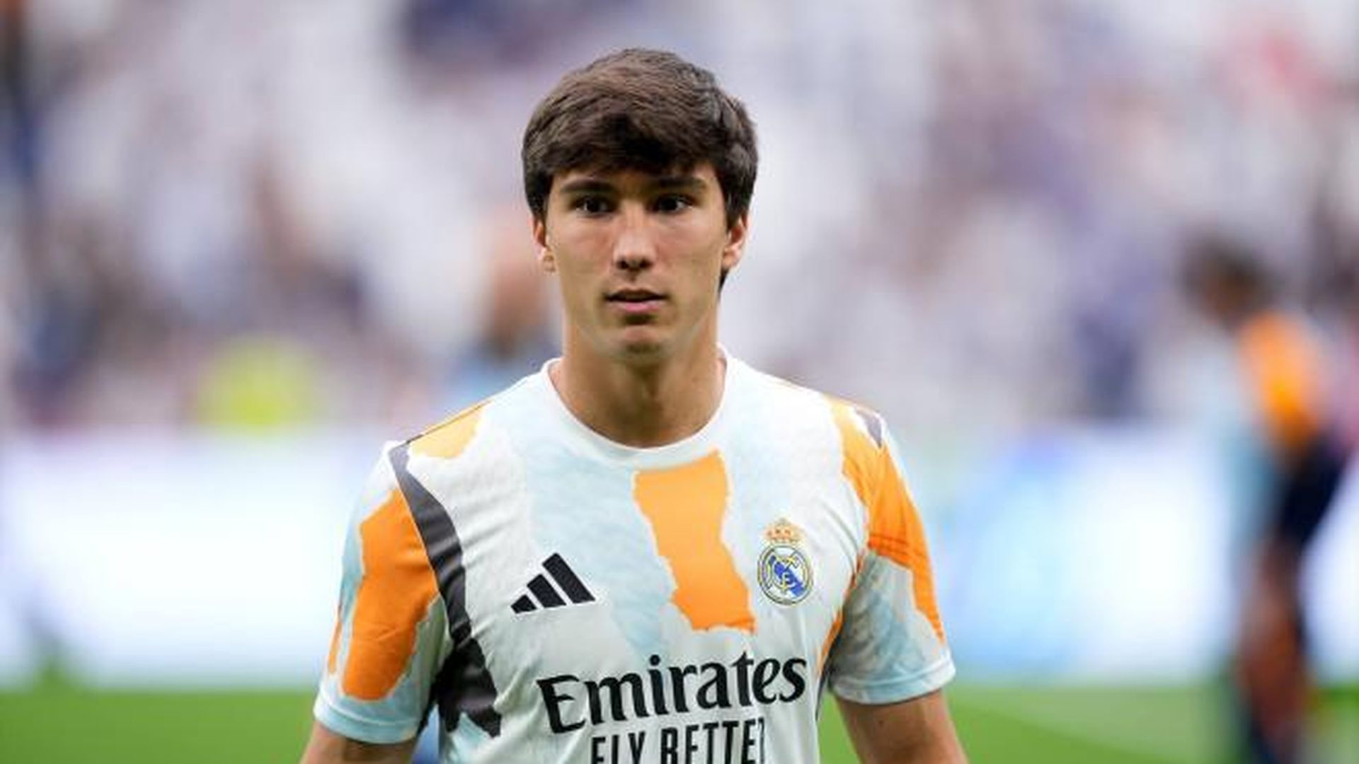 Gonzalo García calienta con el Real Madrid Gonzalo García calienta con el Real Madrid