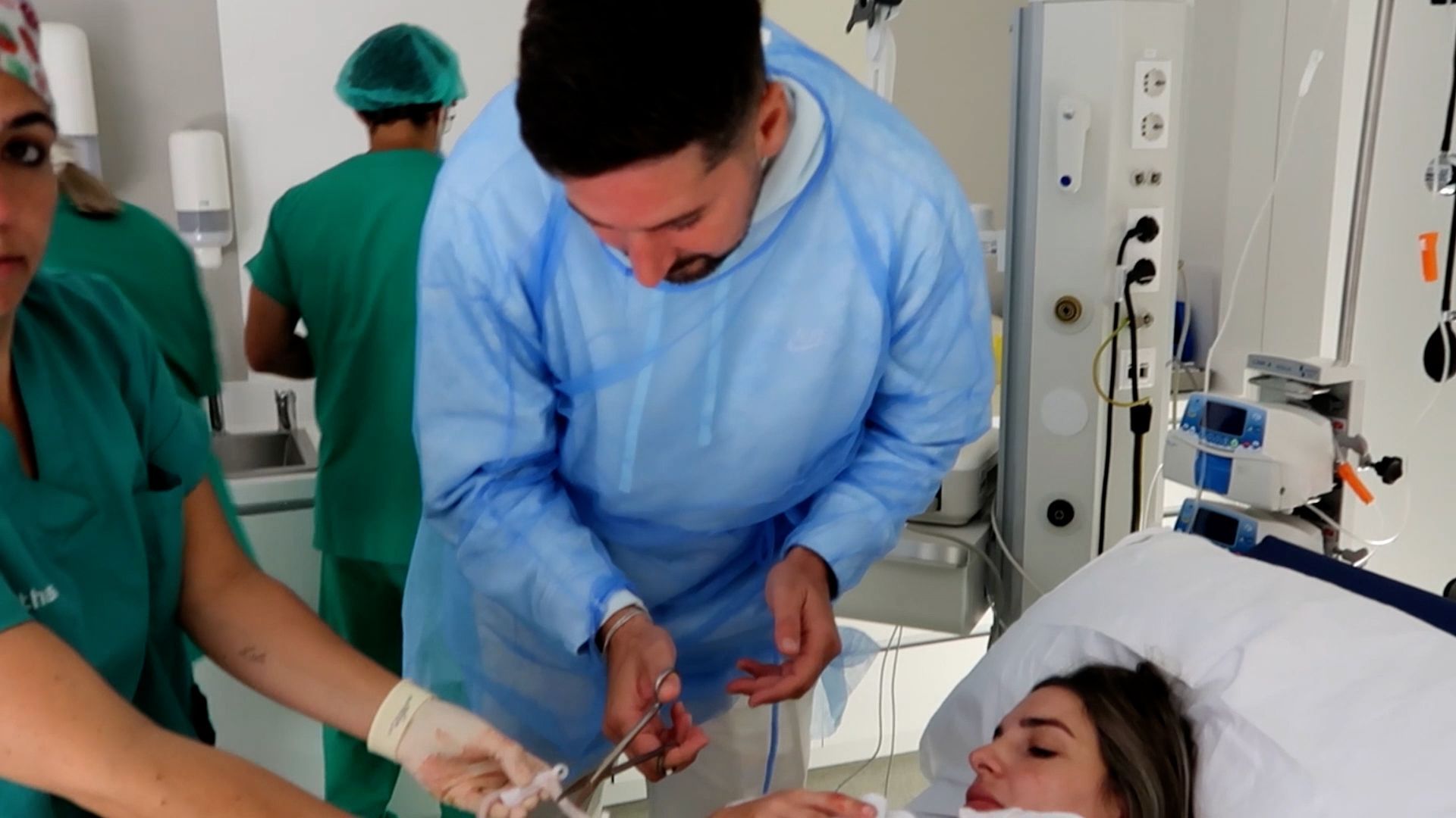 Lester Duque corta el cordón umbilical de su hija en común con Patri Pérez