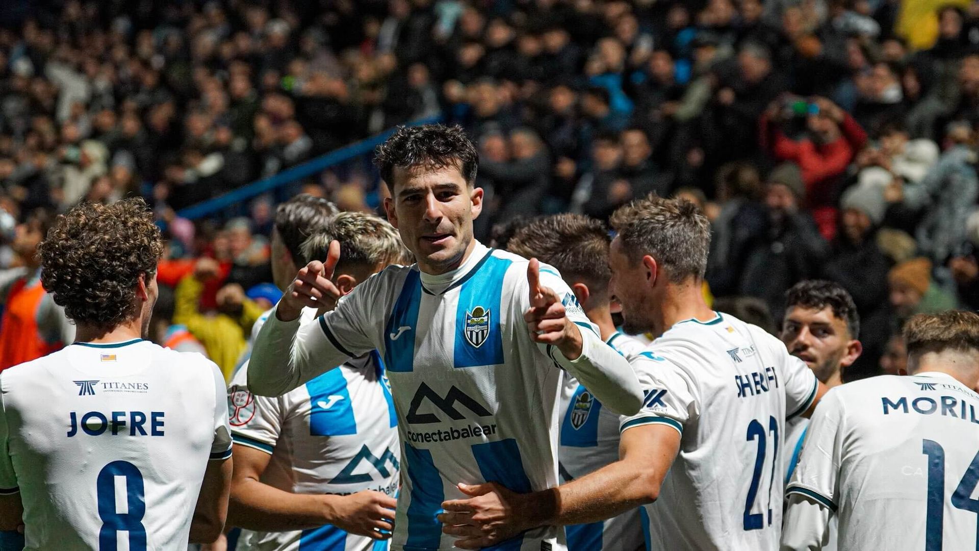 los_jugadores_del_atletico_baleares_celebran_su_gol_al_espanyol_foto_x_001.jpg los_jugadores_del_atletico_baleares_celebran_su_gol_al_espanyol_foto_x_001.jpg