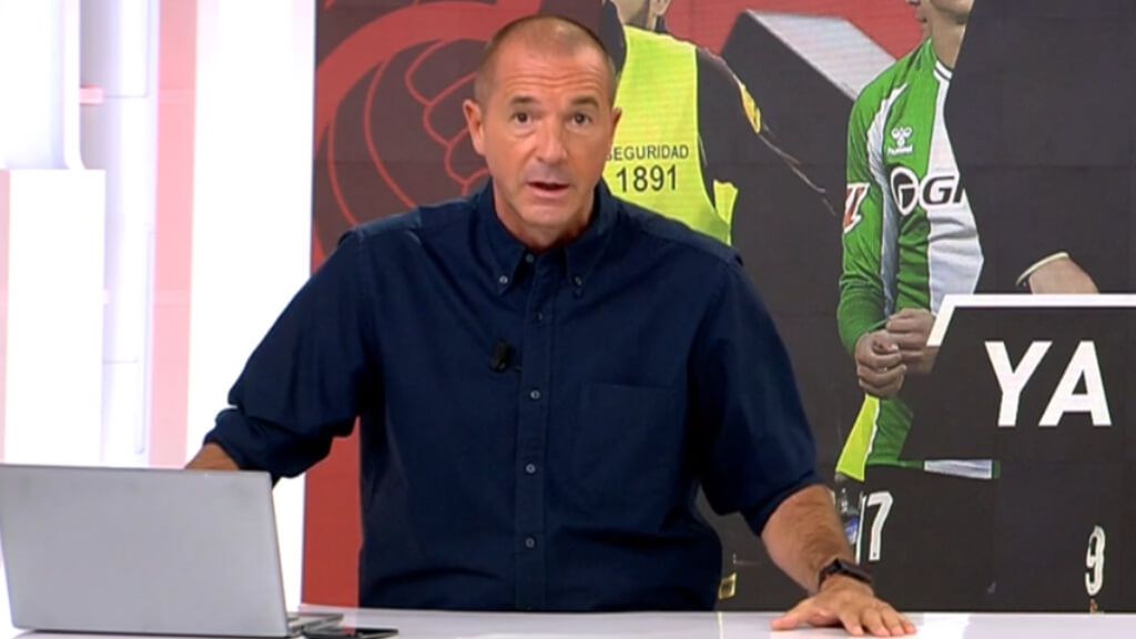 Manu Carreño critica la justificación de Almeyda tras el lanzamiento de objetos en el derbi: "Vergonzoso"