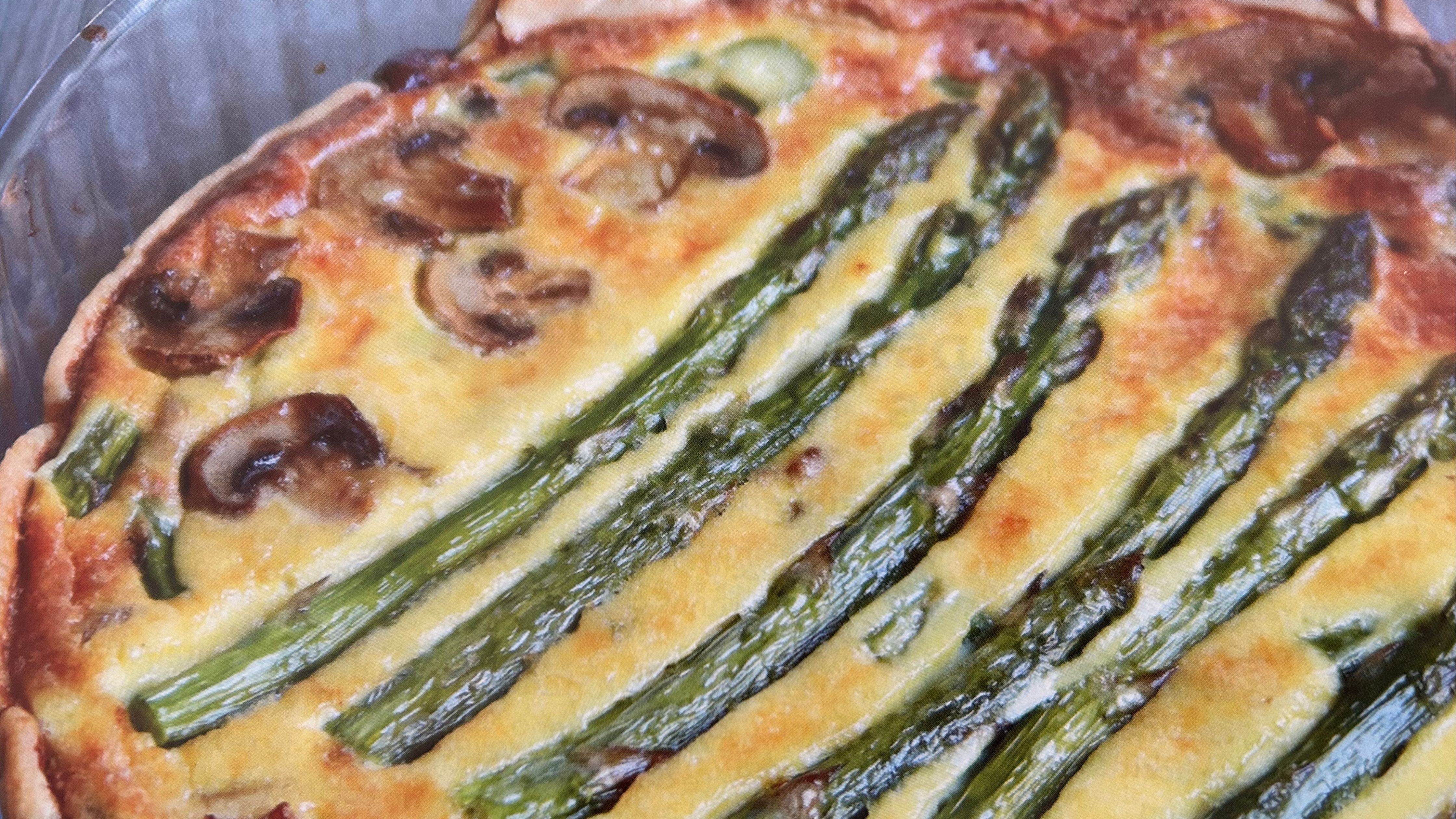 Quiche de espárragos trigueros y champiñones