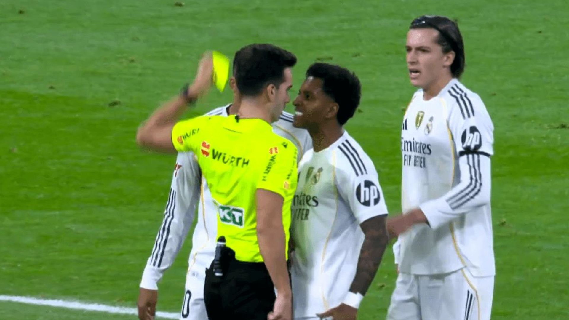 rodrygo_se_encara_con_quintero_gonzalez_en_el_madrid_celta_001.png rodrygo_se_encara_con_quintero_gonzalez_en_el_madrid_celta_001.png