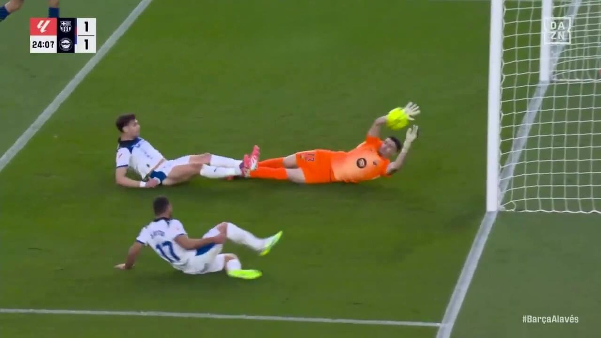 ssstwittercom_1764432045616___frame_at_0m9sjpg.jpg ssstwittercom_1764432045616___frame_at_0m9sjpg.jpg