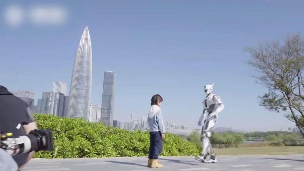 T800, el robot creado por China que recuerda a Robocop: es capaz de pegar a su creador