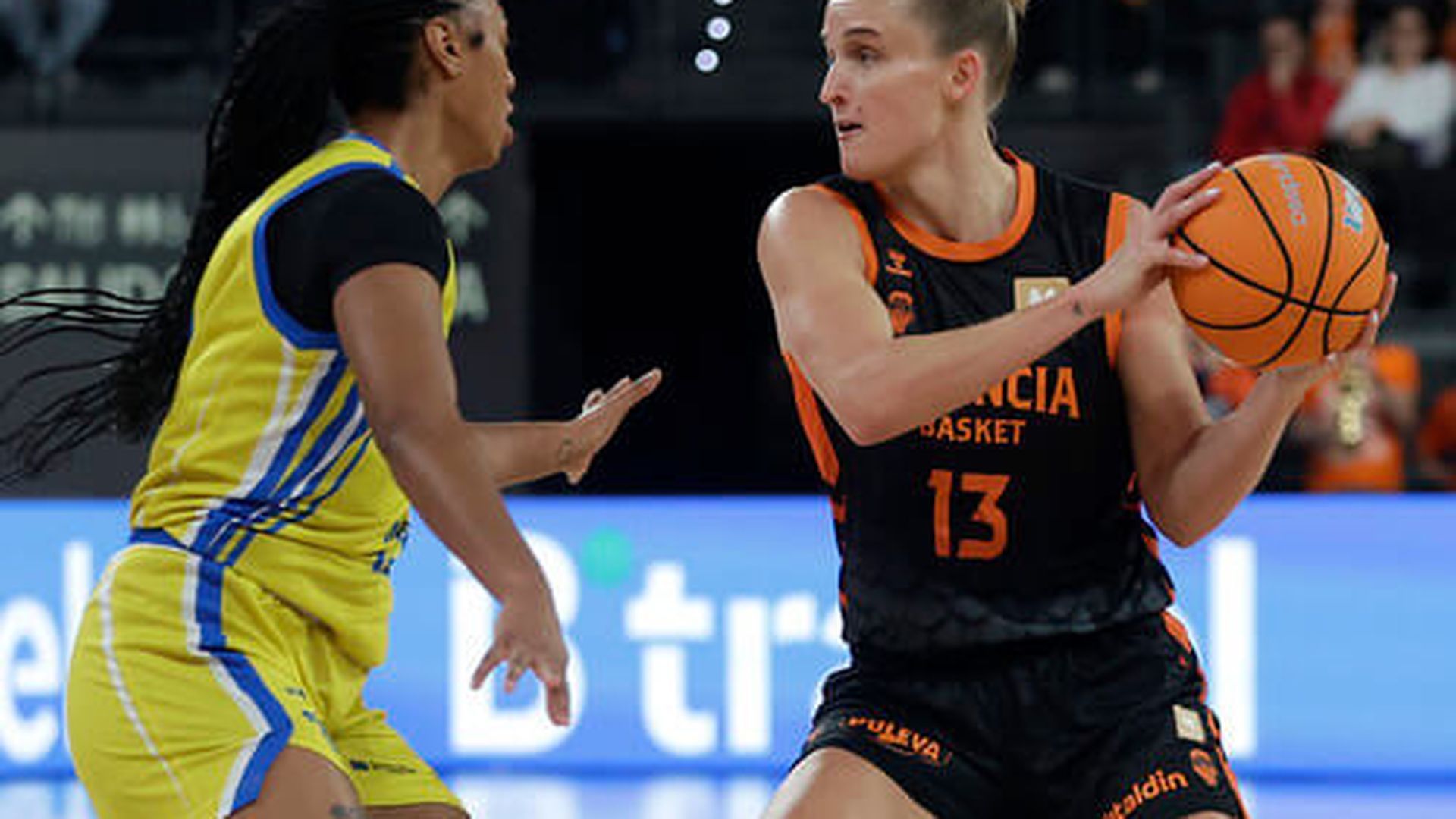 valencia_basket_se_reencuentra_con_la_victoria_en_el_regreso_de_ouvina_83_66_004.jpg valencia_basket_se_reencuentra_con_la_victoria_en_el_regreso_de_ouvina_83_66_004.jpg