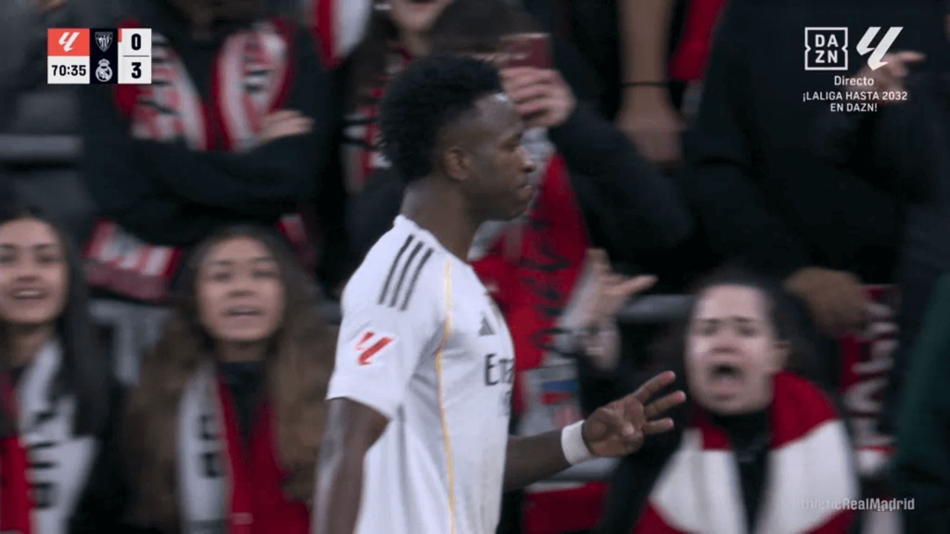 vinicius_hace_un_gesto_de_tres_en_el_athletic_real_madrid_001.png vinicius_hace_un_gesto_de_tres_en_el_athletic_real_madrid_001.png