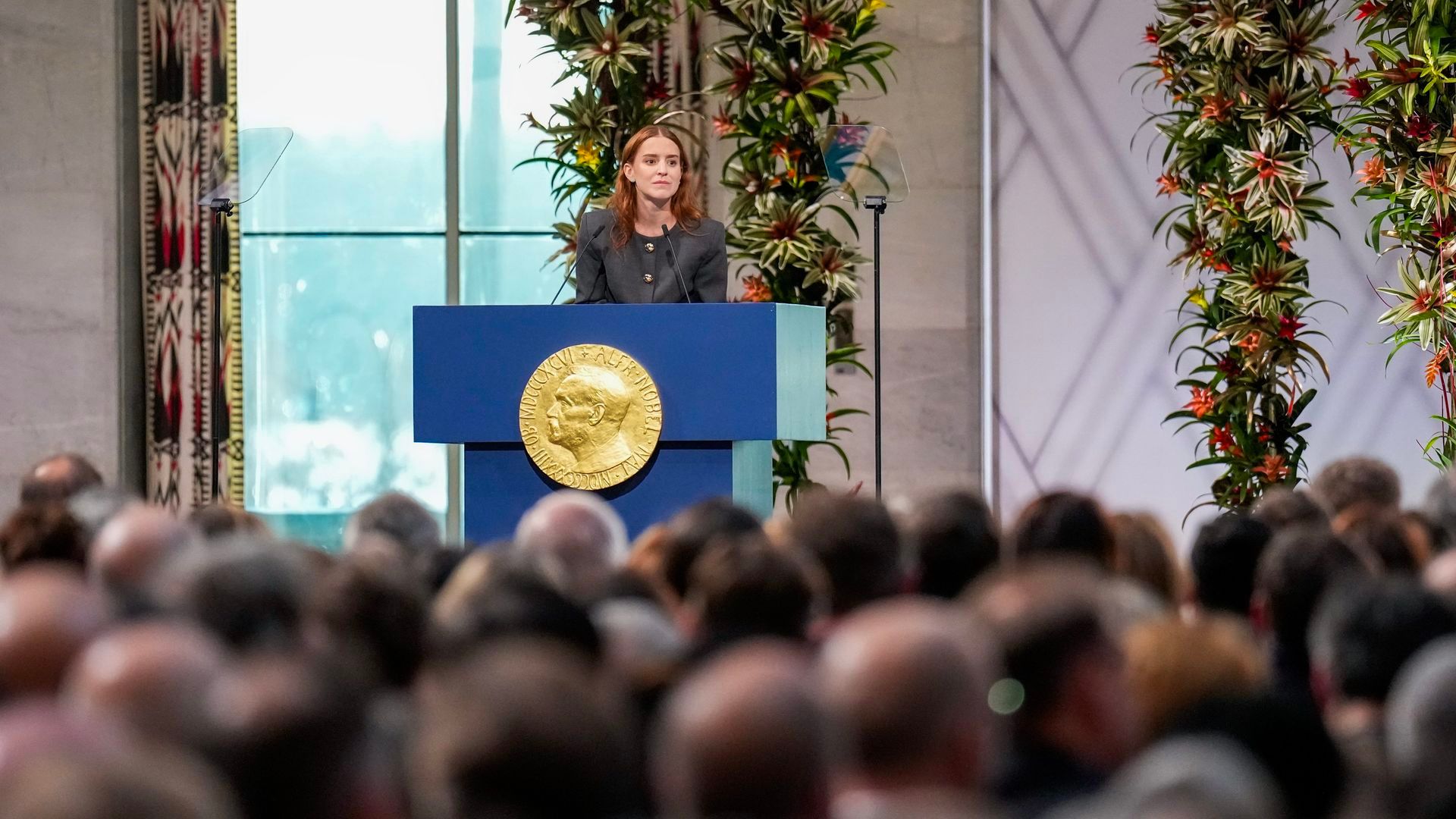 Ana Corina, hija de la opositora venezolana, recoge el Nobel por ella