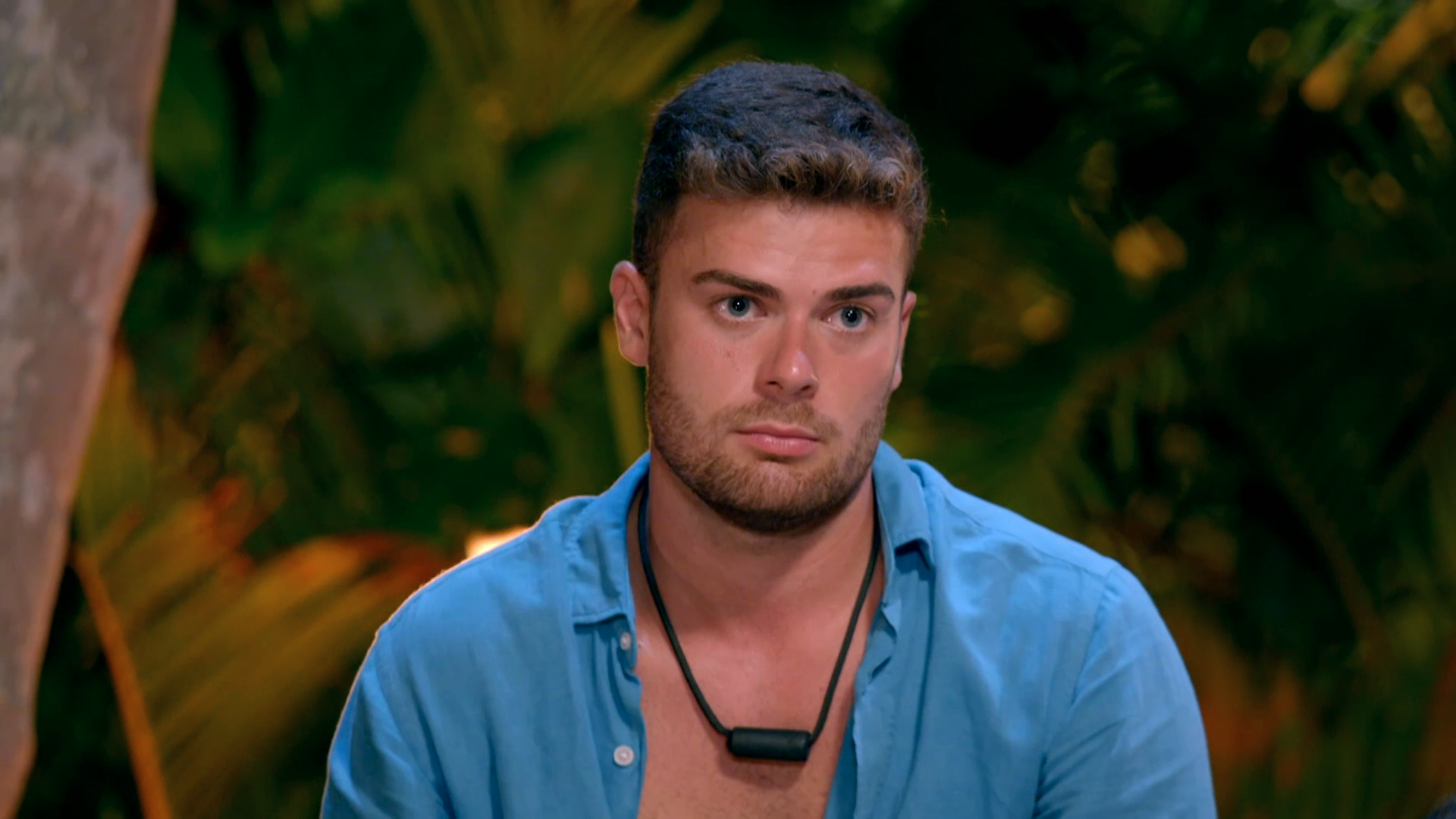 Darío revela en su hoguera de 'La isla de las tentaciones 9' qué sucedió con su tentadora Cristina bajo el cojín: "Lo juro"