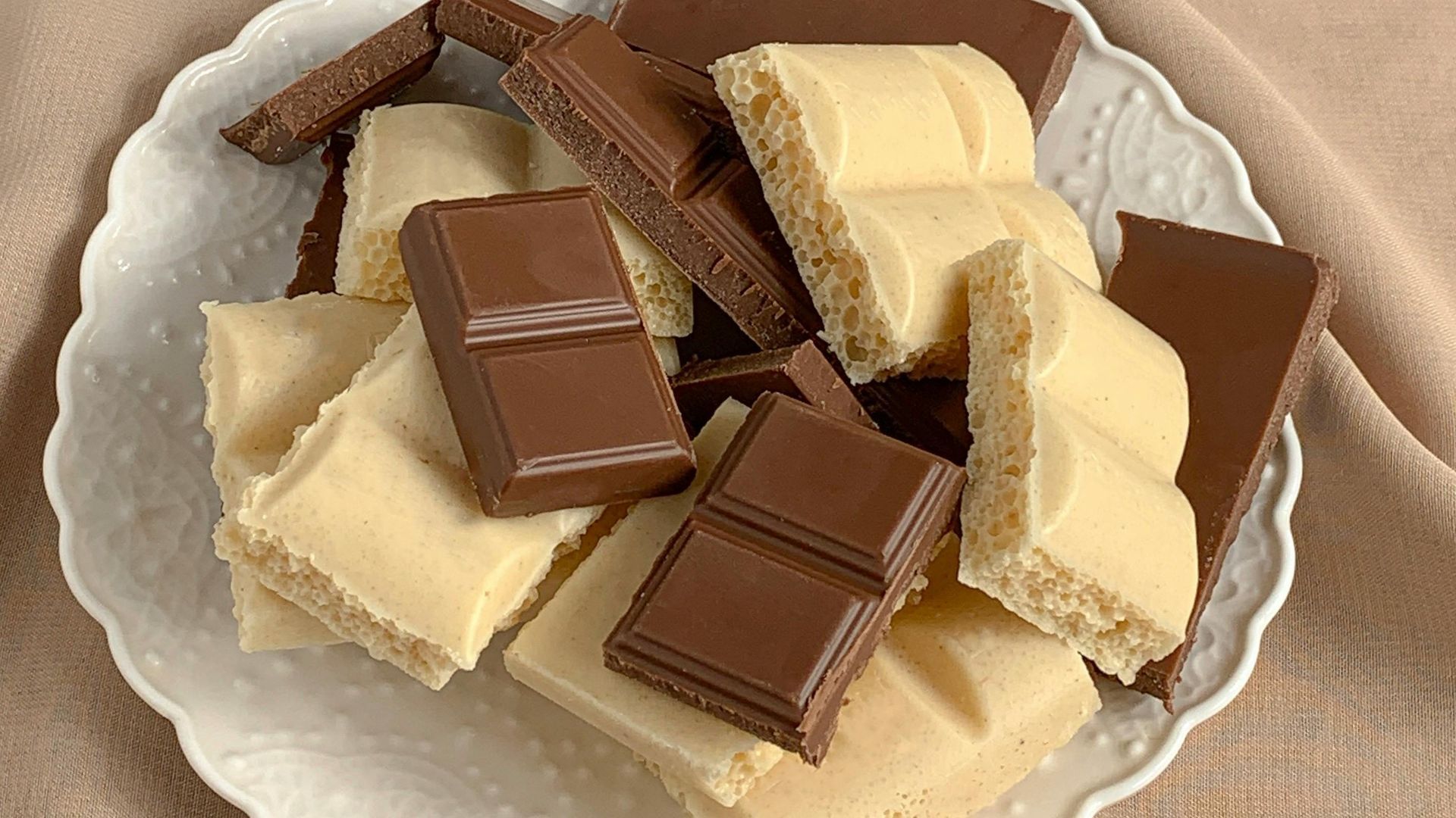 Chocolate blanco y con leche Chocolate blanco y con leche