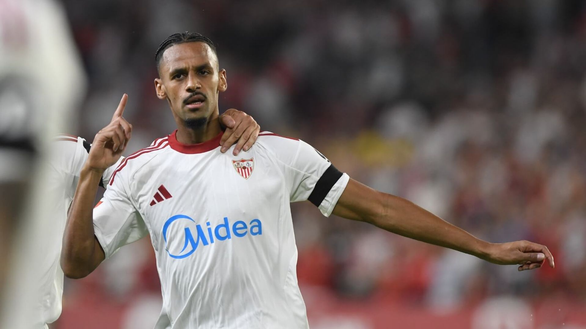 Djibril Sow, celebrando un tanto con el Sevilla Djibril Sow, celebrando un tanto con el Sevilla