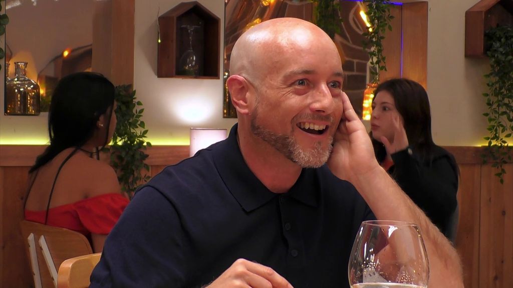 Un soltero de ‘First Dates’ sorprende a su cita con su experiencia con una relación abierta: "Cuando terminamos..."