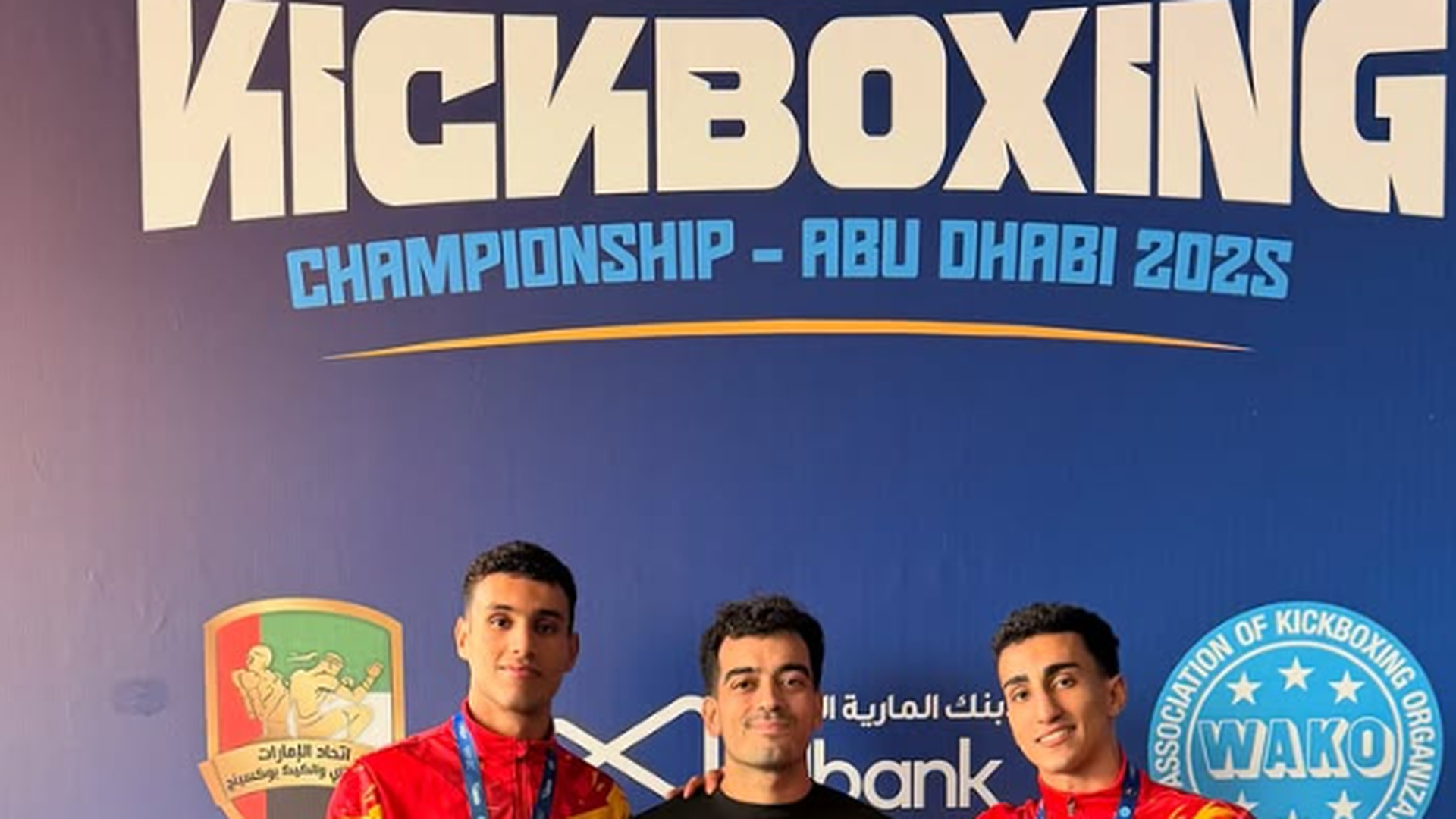 Los hermanos Talhaoui Kabil recibiendo un premio. Fuente @yassine_tae