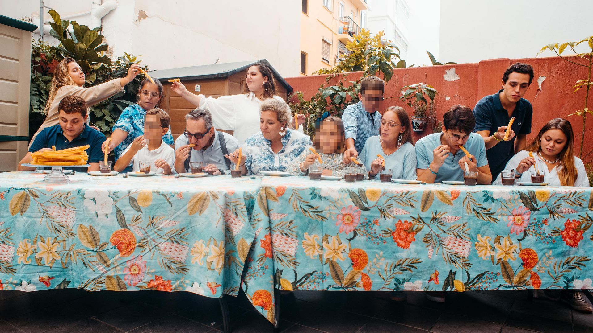 Lourdes Álvarez y su familia Lourdes Álvarez y su familia