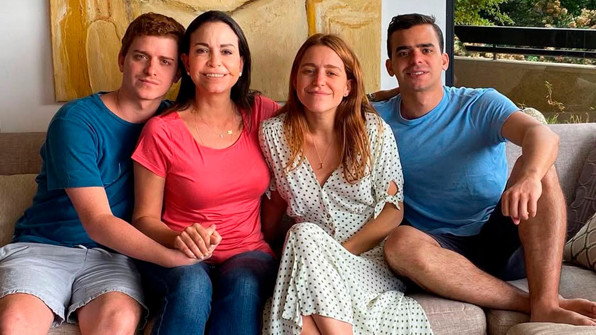 María Corina Machado y sus tres hijos María Corina Machado y sus tres hijos