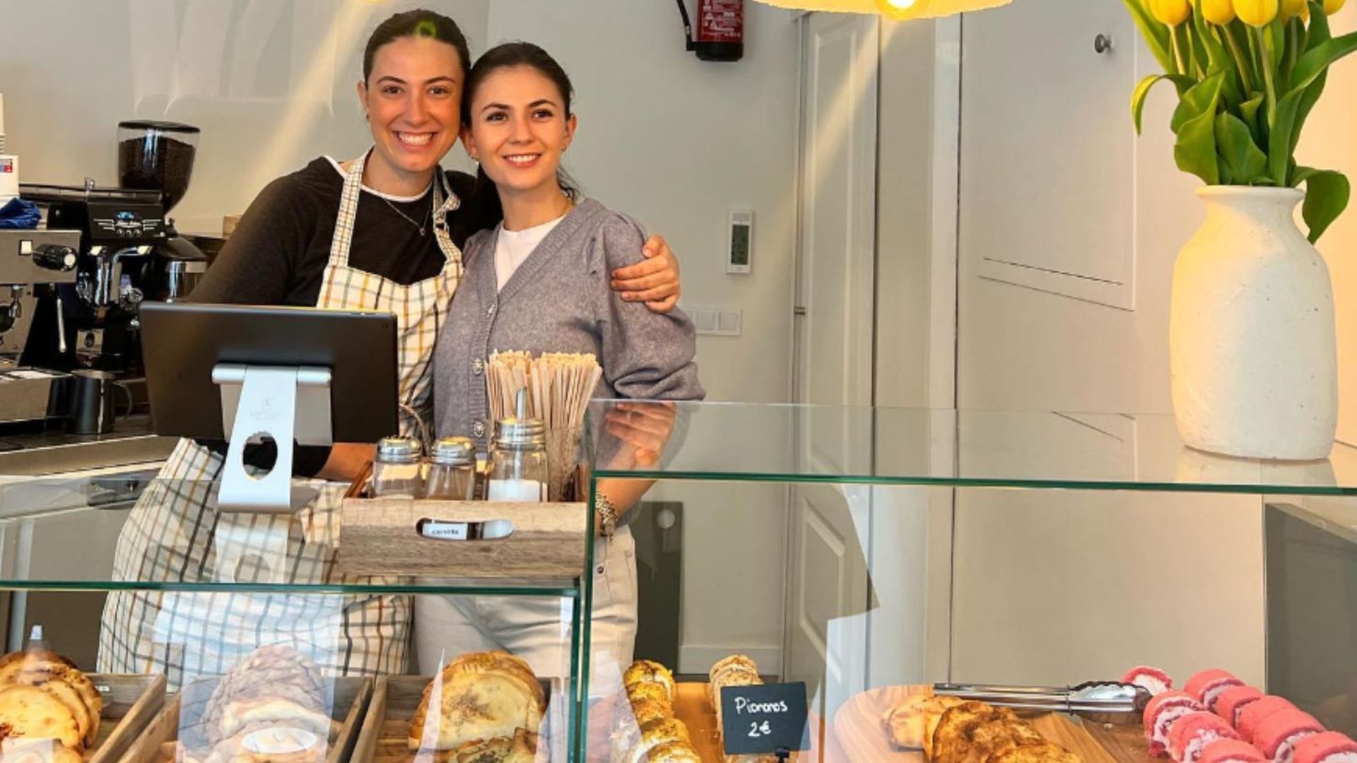 Miriam Tara y su hermana Mónica son las fundadoras de Kilos Out Miriam Tara y su hermana Mónica son las fundadoras de Kilos Out