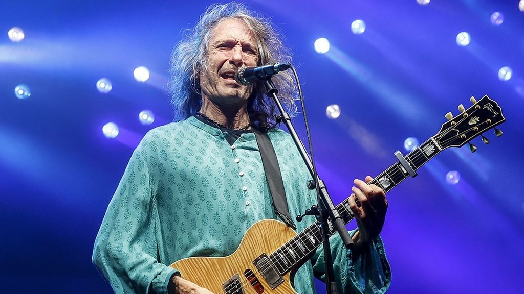 Muere Robe Iniesta, el líder de Extremoduro, a los 63 años