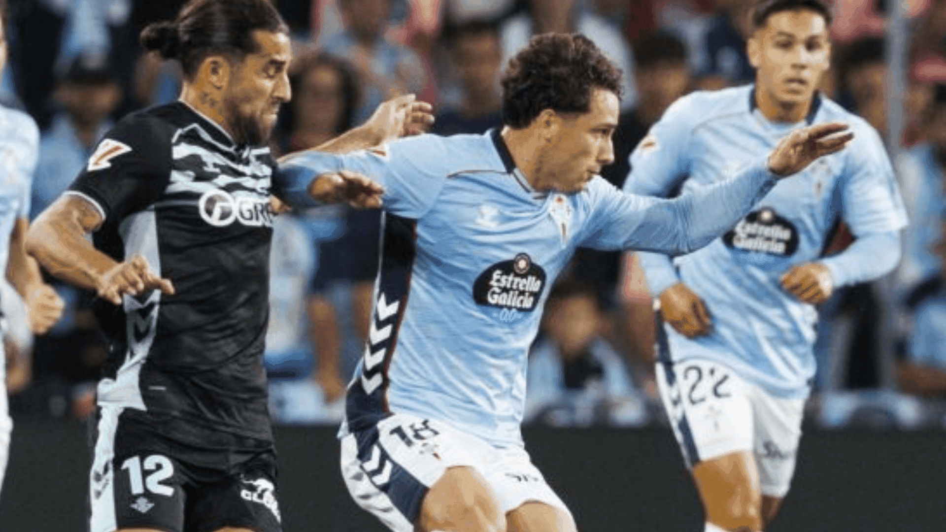 Pablo Durán con Ricardo Rodríguez y Sotelo de fondo (Foto: LaLiga).