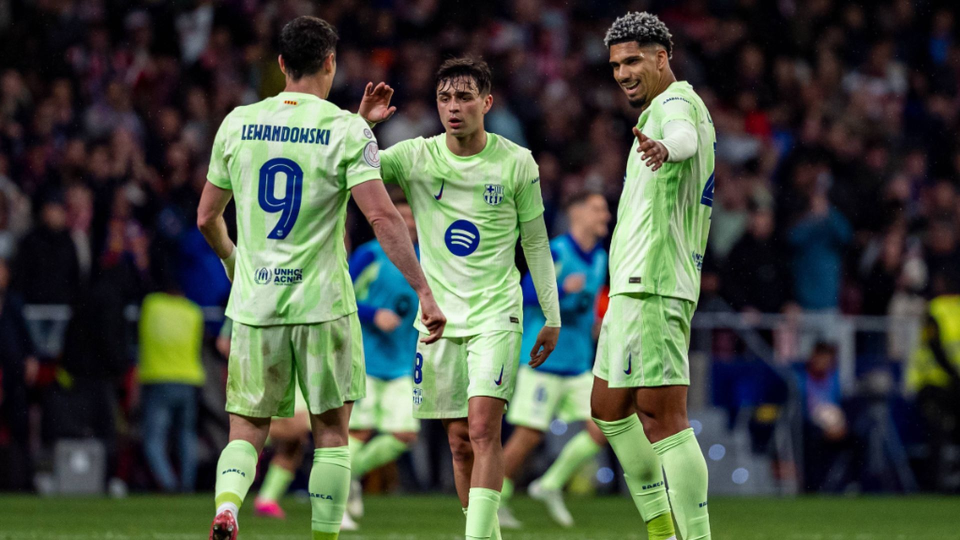 Pedri respalda a Ronald Araujo y espera su vuelta: "No es un tema fácil, lo necesitamos" Pedri respalda a Ronald Araujo y espera su vuelta: "No es un tema fácil, lo necesitamos"