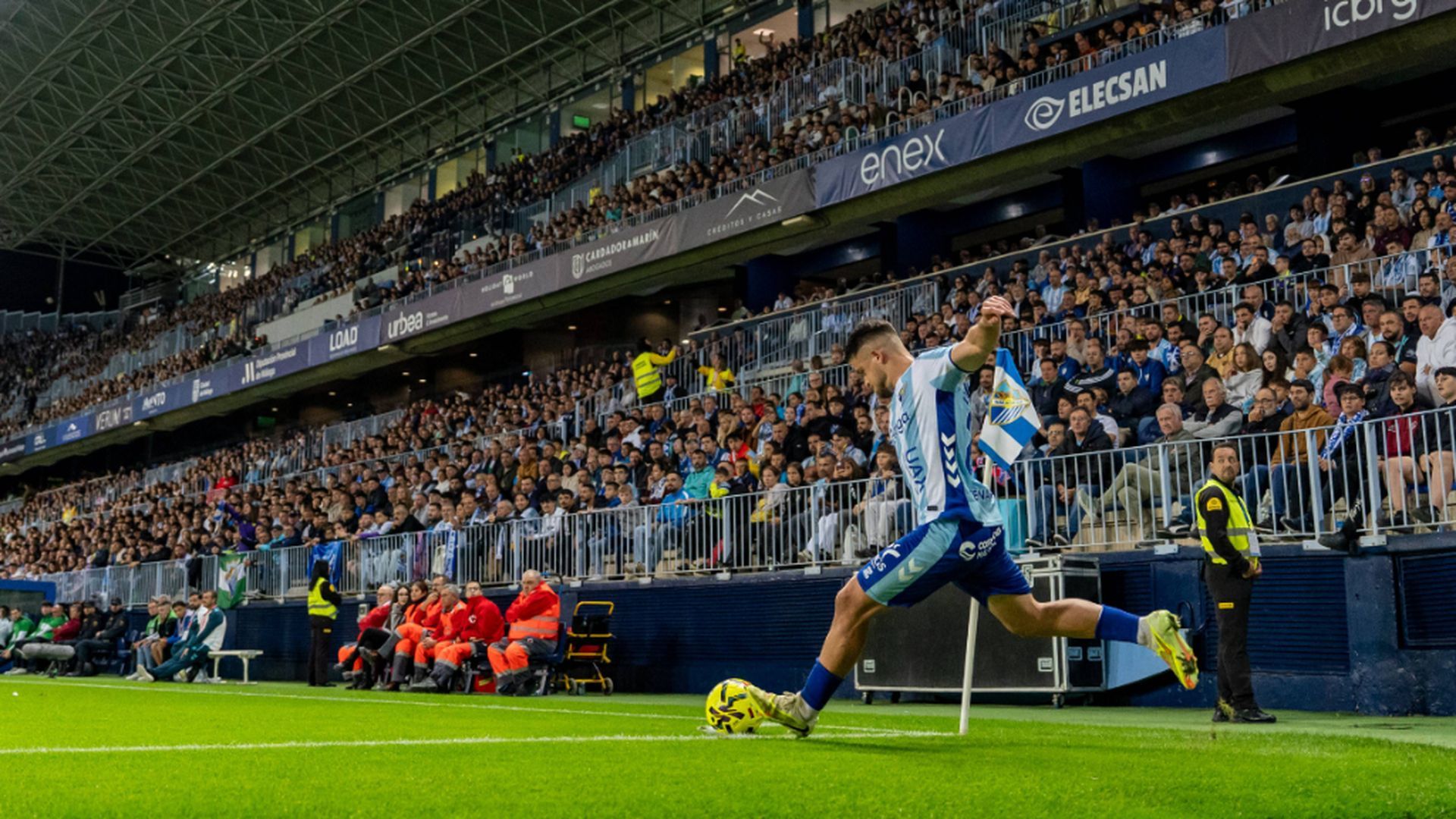 Un córner en el Estadio del Málaga Un córner en el Estadio del Málaga