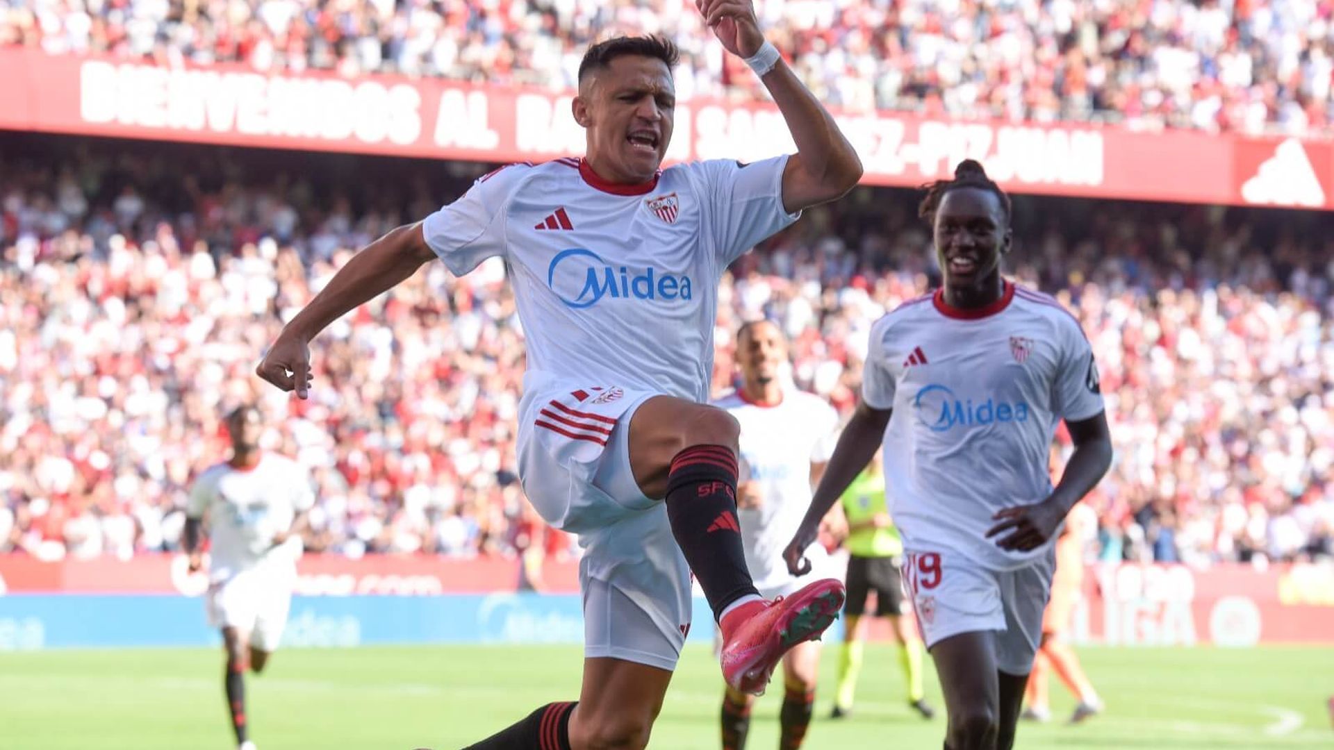 Alexis Sánchez, celebrando su tanto ante el FC Barcelona. Alexis Sánchez, celebrando su tanto ante el FC Barcelona.