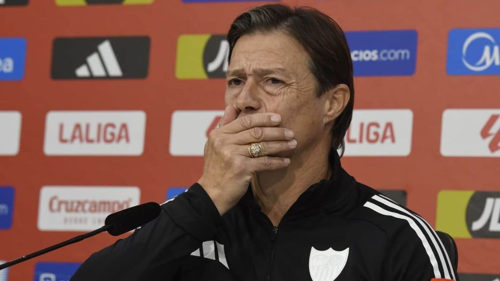 Matías Almeyda y la Junta de Accionistas del Sevilla