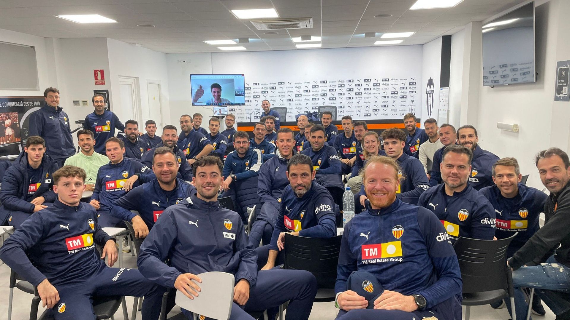 Charla de Pablo Aimar a los técnicos de la Academia del Valencia CF