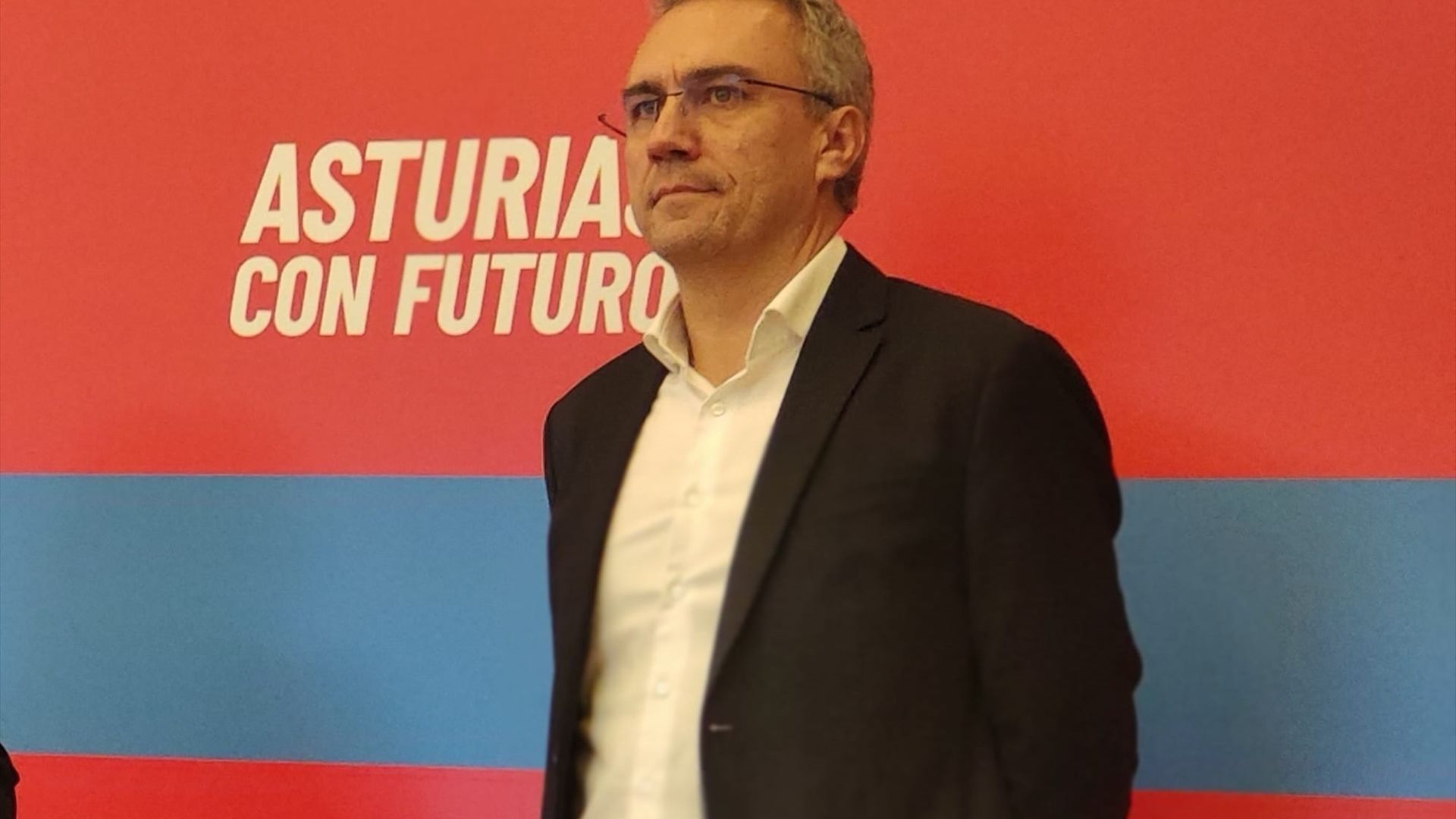 Dimite Javier Izquierdo, miembro de la Ejecutiva del PSOE, en medio de la crisis por las denuncias por acoso sexual