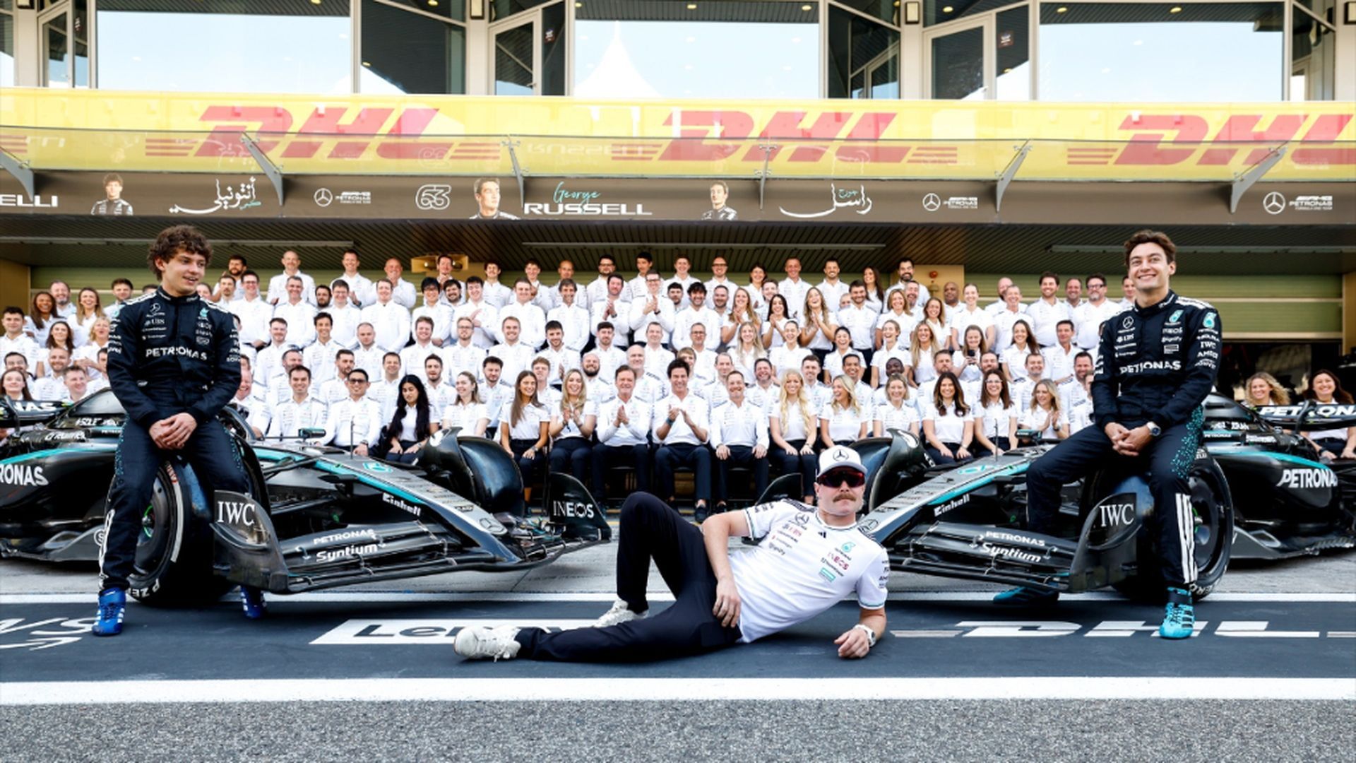 El equipo Mercedes, en Abu Dhabi.