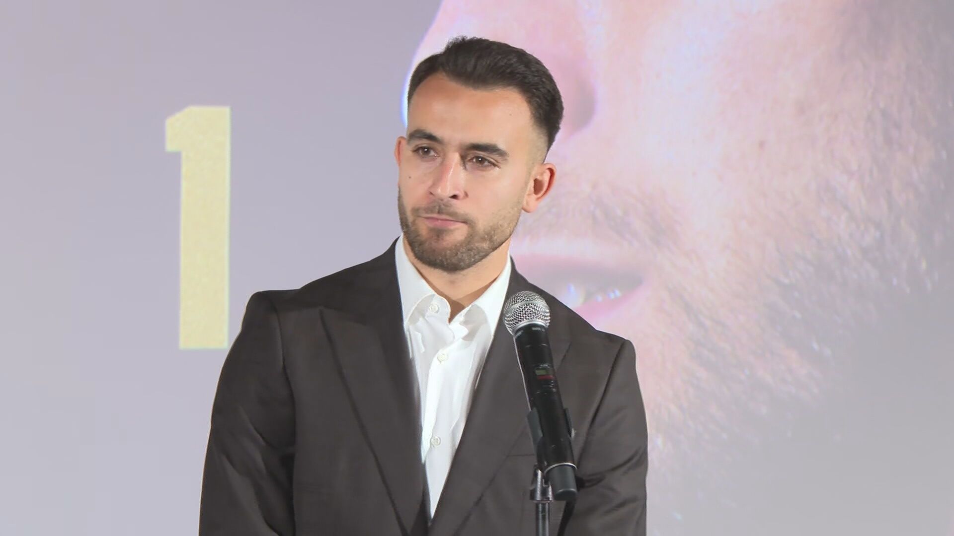 Eric García, durante el acto de renovación