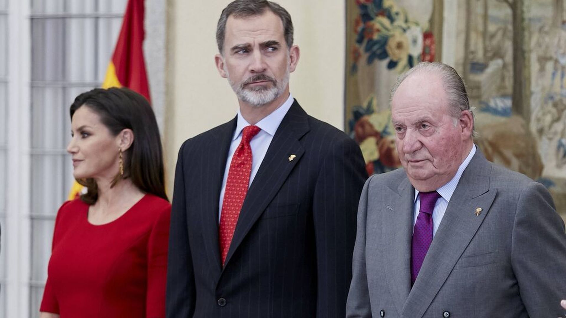Juan Carlos pidió a Felipe que se divorciara de Letizia, según Pilar Eyre Juan Carlos pidió a Felipe que se divorciara de Letizia, según Pilar Eyre