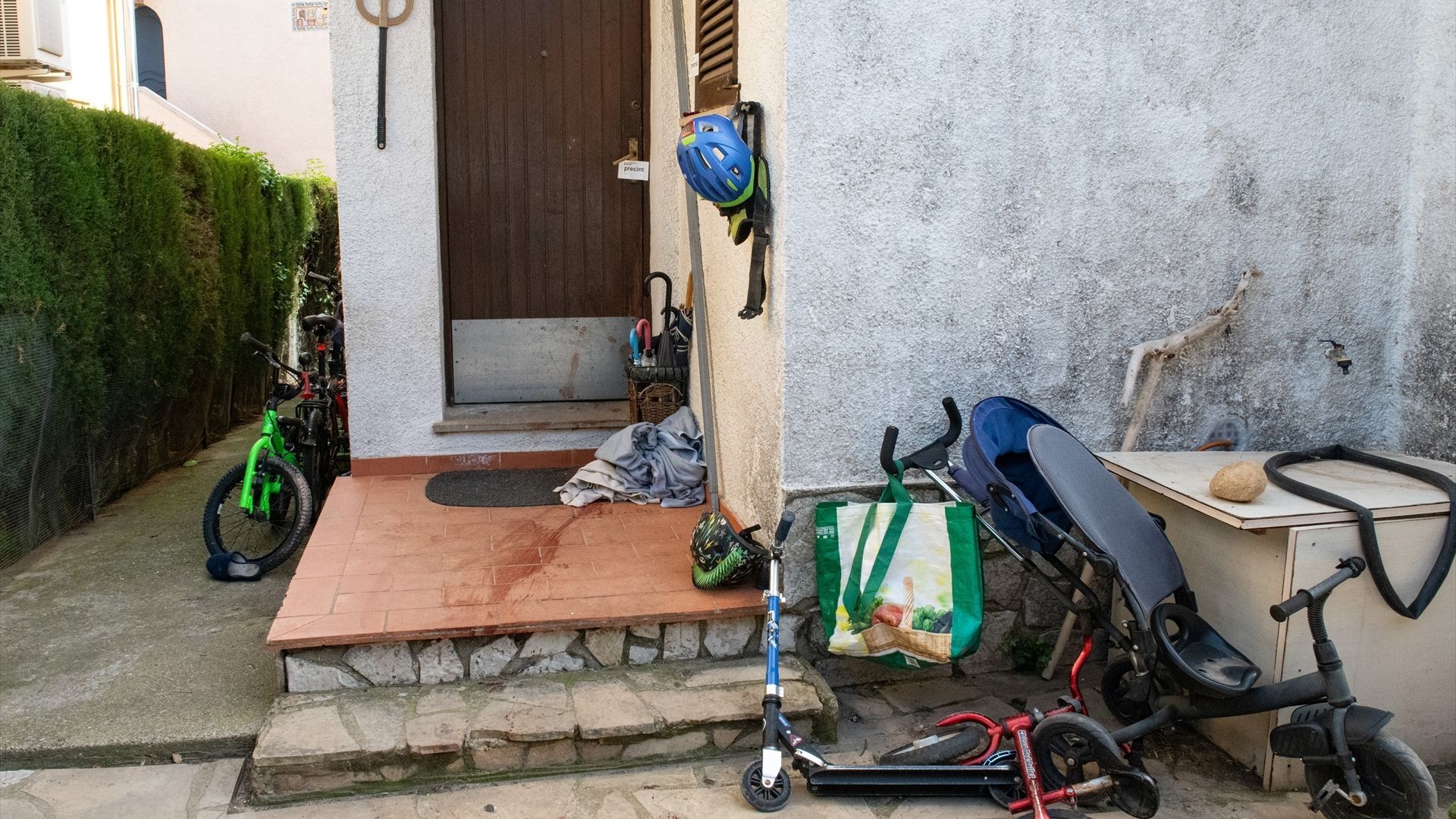 La víctima de Bellcaire fingió estar muerta para evitar que su pareja la acabara asesinando