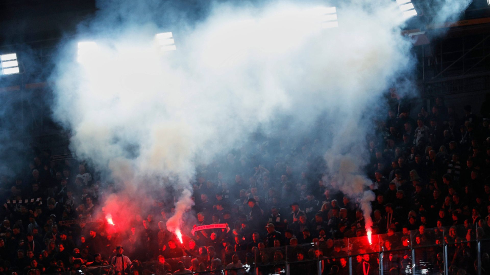 Los aficionados del Eintracht en el Camp Nou Los aficionados del Eintracht en el Camp Nou