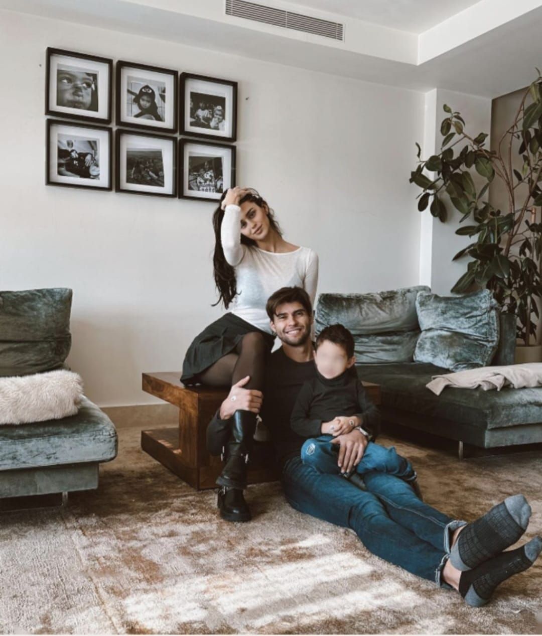 Marina y Javier con su hijo