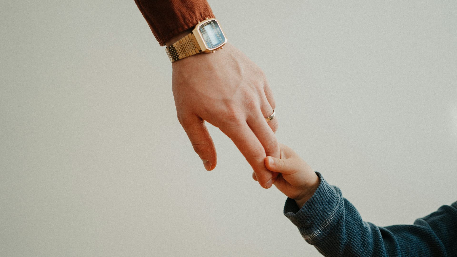 padre e hijo unsplash padre e hijo unsplash