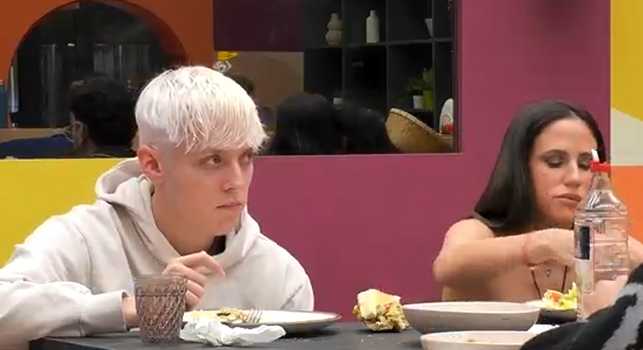 Raúl y Aroa durante la cena