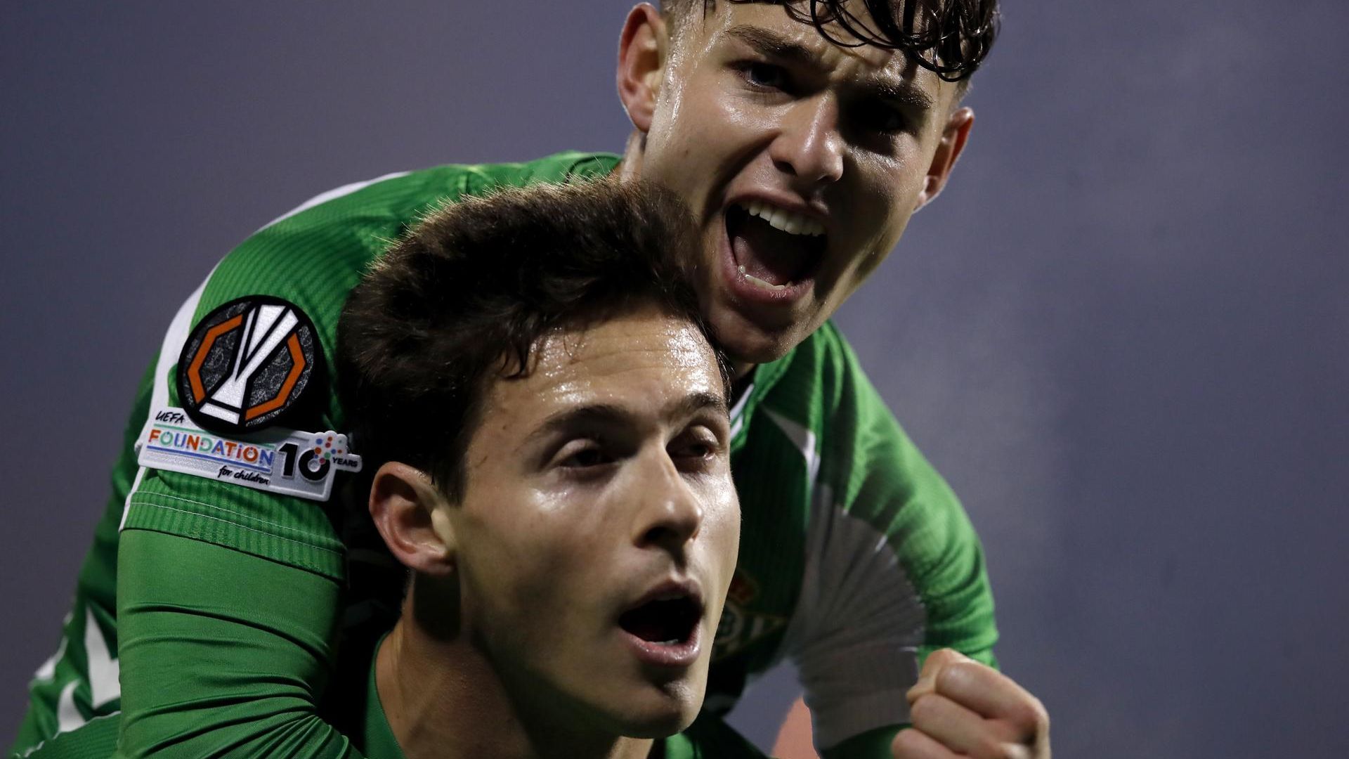 Riquelme y Ángel celebran un gol al Dinamo Zagreb Riquelme y Ángel celebran un gol al Dinamo Zagreb