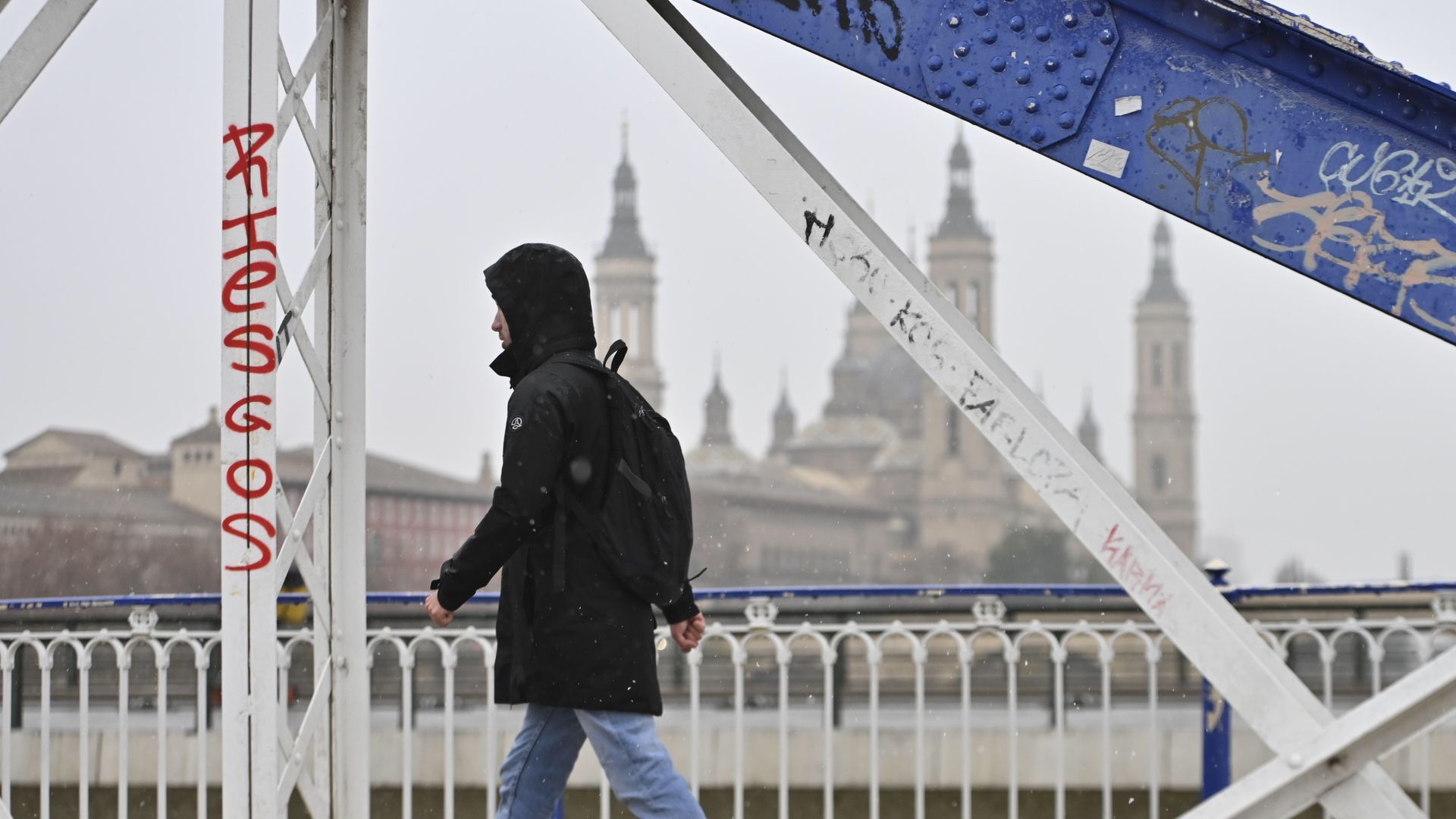 13 provincias, Ceuta y Melilla, con avisos por lluvia, viento, tormenta, oleaje, nieve y niebla